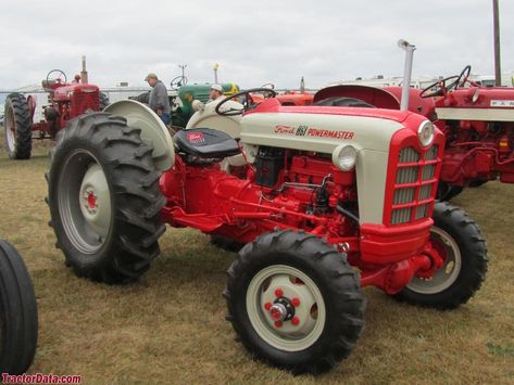 TractorData.com Ford 861 Powermaster tractor photos information Tractor Photos, Chevy Nomad, Ford Tractor, Classic Tractor, Ford Tractors, Old Tractors, Vintage Tractors, Heavy Machinery, Four Wheel Drive