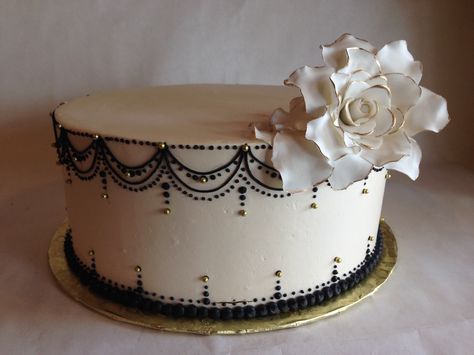 1920s Themed Cake, 1920s Cake Birthday, 1920s Cake Ideas, Roaring 20s Cake Ideas, Roaring 20s Cake, 1920s Cake, Pesky Blinders, Gatsby Cake, 1 Tier Cake