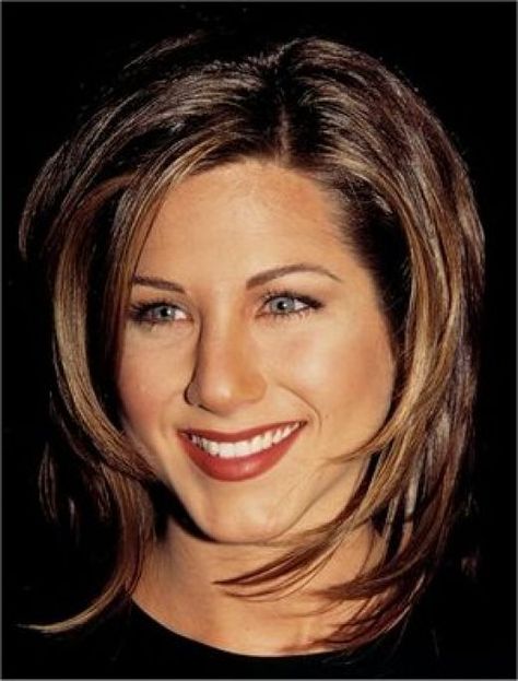 hair cuts | Jennifer Aniston Hairstyles and Haircuts with Short Hair Pictures Rachael Haircut, Haircut Medium Layered, Jennifer Aniston Short Hair, Jennifer Aniston Hairstyles, Jennifer Aniston Haircut, Aniston Jennifer, Rachel Haircut, Rachel Hair, Haircuts Long