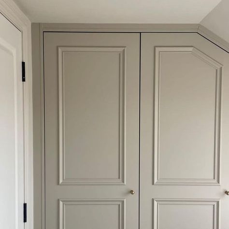 Freeborn Carpentry Ltd on Instagram: "Loft conversion fitted wardrobes made for one of our repeat clients with  Shaker style doors with large Ogee  beading and walnut melamine internals to achieve a classic look.   Made and installed by @freeborn_carpentry   Hand painted external’s elements by @johnbugden_painting   #alcoveunits #alcoves #shakerstyle #storage #floatingshelves #mediaunit #displayunit #understairstorage #wardrobes #storagesolutions #fittedwardrobes #freeborncarpentry #joinery #carpentry #wallpanelling #cabinetry #cabinet #bookcases #vanityunits #kitchens #windowseat" Wardrobe Door Beading, Moulded Wardrobe Doors, Beading Wardrobe Doors, Panelled Wardrobe Doors Diy, Panelling Wardrobe Doors, Alcove Wardrobe Ideas, Panelled Wardrobe Doors, Wardrobe Panelling, Panelled Wardrobe