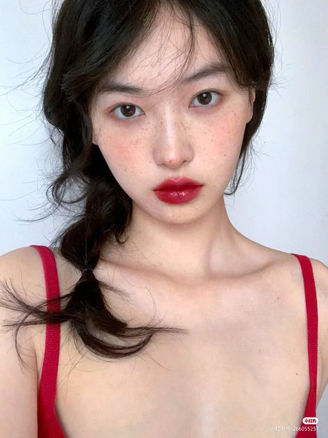 Lipstick Makeup Looks, Red Lipstick Makeup Looks, Red Lipstick Makeup, Soft Makeup Looks, Red Lip Makeup, Ethereal Makeup, Makeup Looks Tutorial, Makeup Pictures, Asian Makeup