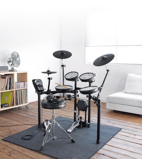 Roland Electronic Drums, Electric Drum Set, Drums Studio, Drum Room, Drum Throne, Drum Pad, Drum Lessons, Home Gym Design, Drummer Boy