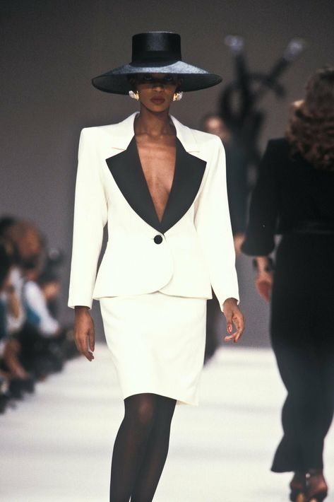 1980s Runway, Yves Saint Laurent Runway, Saint Laurent Runway, Everyday Uniform, High Fashion Runway, Old Money Style, 1980s Fashion, Couture Runway, Rive Gauche