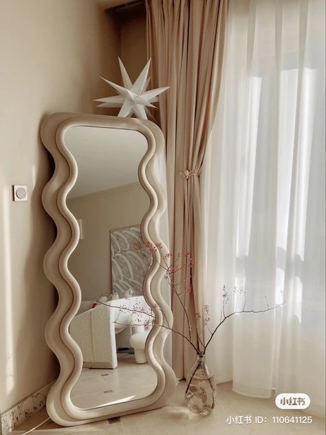 Beautiful Mirrors Bedroom, Kaca Aesthetics Kamar, Aesthetic Mirrors Bedroom, Kaca Aesthetics, Aesthetic Room Mirror, Cute Aesthetic Mirror, Aesthetic Mirror Decor, Mirror Aesthetic Room, Muebles Aesthetic