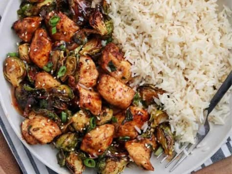 Air Fryer Sweet Chili Chicken and Brussels Sprouts Recipe - Whisk Air Fryer Sweet Chili Chicken And Brussel Sprouts, Asian Chicken And Brussel Sprouts, Chicken And Brussel Sprouts Air Fryer, Sweet Chili Chicken And Brussel Sprouts, Healthy Sweet Chili Chicken, Sweet Chili Chicken Air Fryer, Chicken And Brussel Sprouts Recipes, Brussel Sprouts Chicken, Chicken And Brussel Sprouts