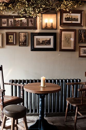 Pub Decor Ideas, Pub Interior Ideas, Cozy Pub, Pub Interior Design, Pub Wall Decor, Country Pub, Pub Interior, Pub Sheds, Moody Decor