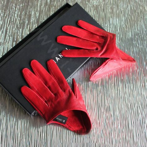 $30.99 Fashion Women Genuine Leather Sheepskin Half Palm Short Gloves Size M - Red, Material: Lambskin+polyester lining, Elegant and stylish lambskin leather gloves with super soft and comfy lining, not allergic, good quality and service, exquisite workmanship. Leather Gloves Outfit, Diy Heels, Gloves Outfit, Red Leather Gloves, Mode Ulzzang, Leather Driving Gloves, Short Gloves, Fashion Gloves, Red Gloves