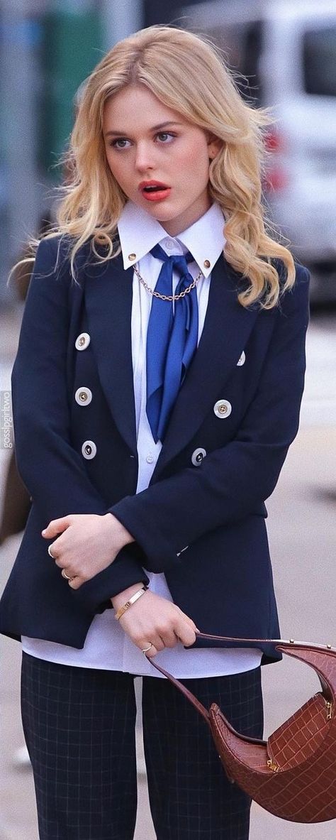 Ferragamo cartier givenchy Emily Alyn Lind Hair, Audrey Hope Style, Audrey Hope Hair, Gossip Girl 2021 Outfits, Audrey Hope Aesthetic, Audrey Gossip Girl, Gossip Girl Reboot Outfits, Audrey Hope Outfits, Emily Lind