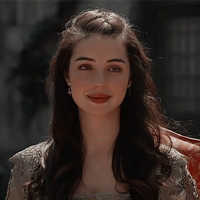 Mary Reign Aesthetic, Mary Queen Of Scotts, Reign Aesthetic, Reign Mary And Francis, Reign Tv Show, Marie Stuart, Reign Mary, Reign Fashion, Reign Dresses