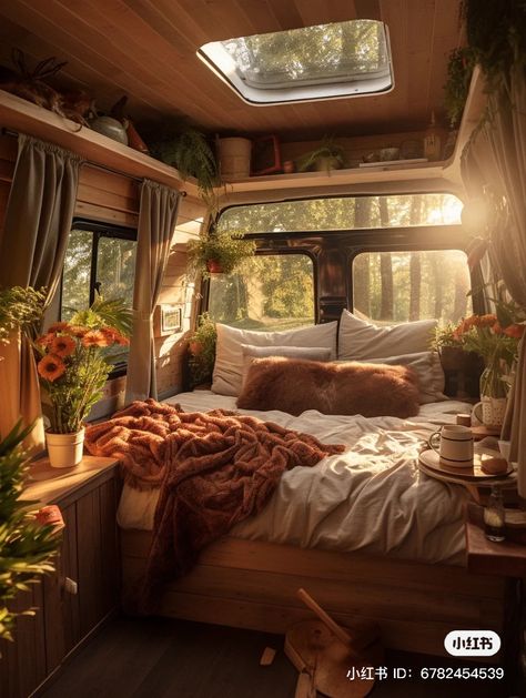 Bus Living, Kombi Home, Bus House, Campervan Life, Van Life Diy, Bus Life, Van Home, Van Living, Van Interior