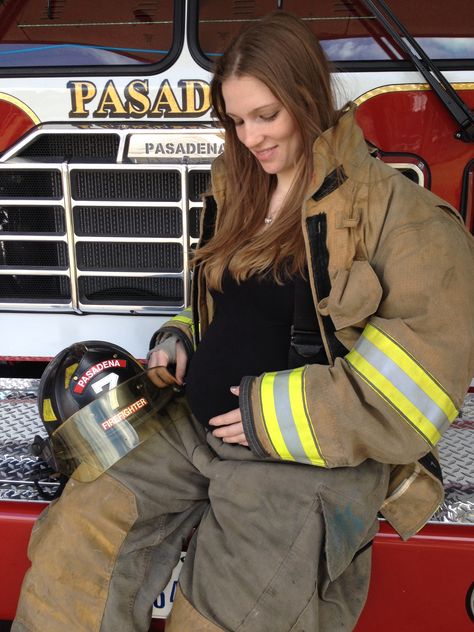 Firefighter Maternity Pic Pregnant Firefighter, Firefighter Maternity Pictures, Fighter Aesthetic, Women Firefighters, Autumn Pics, Firefighters Wife, Firefighter Photography, Girl Firefighter, Female Firefighter