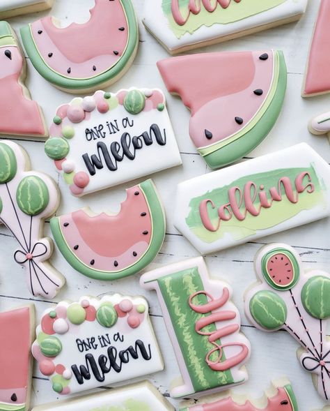 Watermelon Balloons, Watermelon Sugar Cookies, Summer Birthday Themes, Watermelon Cookies, Watermelon Birthday Party, Cookie Corner, No Bake Sugar Cookies, Watermelon Baby, Cookies Icing