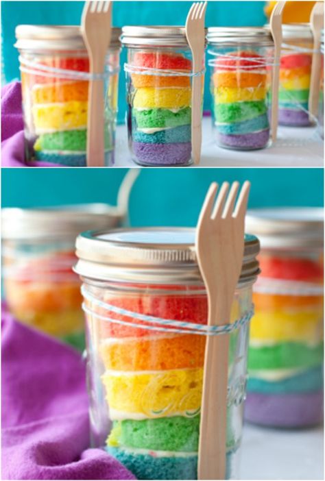 Rainbow Cupcakes in a Jar - 8 Heavenly Cakes and Desserts in Jars That Won't Let You Down Pride Desserts, Bake Sell, Bake Sale Desserts, Uses For Mason Jars, Mason Jar Desserts, Rainbow Treats, Cupcake In A Jar, Birthday 2023, Cake In A Jar