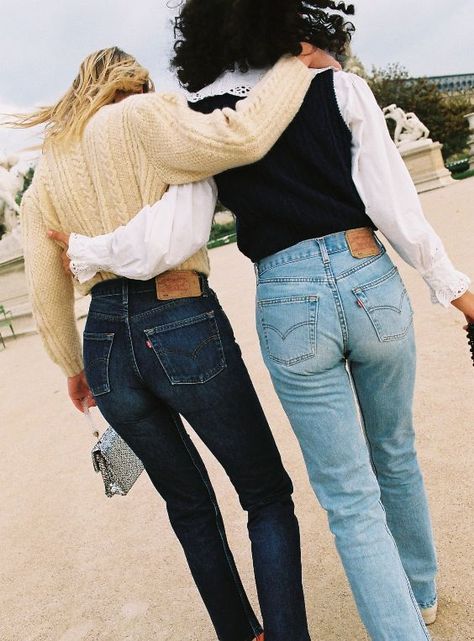 Levi Jeans Aesthetic, 501 Levis Women Outfits, Levis 501 Outfit, 501 Outfit, Levis High Waisted Jeans, Levi 501s, Levis Vintage, Denim Day, Levi Jeans Women