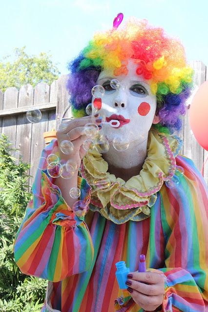 Clown Birthday, Clown Birthday Party, Birthday Clown, Clown Images, Clown Suit, Female Clown, Circus Performers, Cute Clown, Nostalgic Images