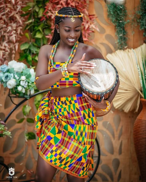 Ankara , Kente ,Ghana Fashion , Accra Ghana Culture Cloths, Ankara Background Photoshoot, Ghana Photoshoot Ideas, Ghana Cultural Wear, Kente Traditional Attire, Ghana Clothing Styles, Ghana Culture Aesthetic, Ghana Dresses Traditional, Ghana Traditional Dress