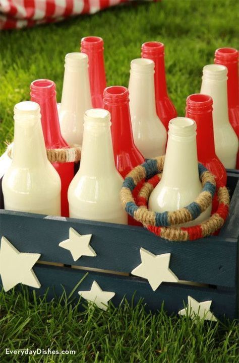 DIY bottle ring toss game. Such a fun backyard game for your 4th of July party! Backyard Games Diy, Yard Game, 4th Of July Games, Diy Yard Games, July 4th Party, 4th Of July Party Ideas, Fourth Of July Party, Fourth Of July Food, 4th Of July Ideas