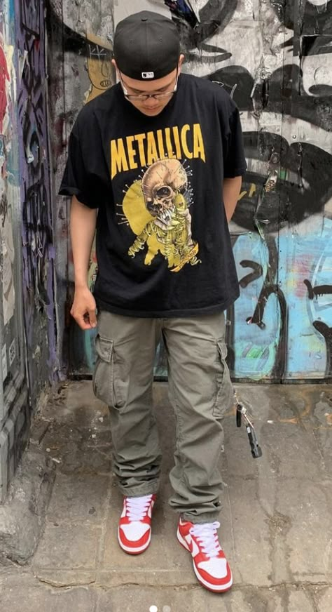 Graphic Tee And Cargo Pants Men, Cargo Pants Graphic Tee Outfit Men, Graphic Tee Outfit Men Street Styles, Mens Graphic Tee Outfit, Shein Outfits Men, Graphic Tee Outfit Men, Cargo Pants Outfit Ideas, Stylish Cargo Pants, Japanese Street Fashion Men