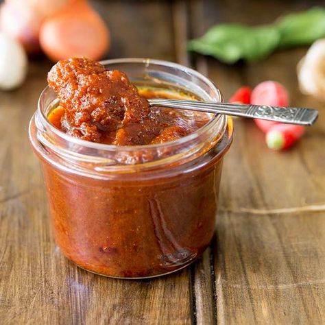 This massaman curry paste is a wonderfully rich but relatively mild curry paste that is easy to make at home. So much tastier than store bought! Indian Curry Paste Recipe, Curry Paste Recipe, Massaman Curry Paste, Mild Curry, Homemade Curry, Massaman Curry, Paste Recipe, Curry Dishes, Homemade Spices