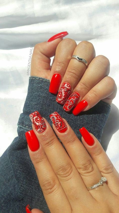 Red Bandana Nails Design, Red Country Nails, Pink Bandana Nails, Bandana Print Nails, Red Bandana Nails, Red Western Nails, Bandana Nail Art, Rodeo Nails, Bandana Nails