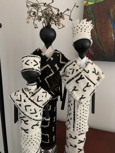 African Dolls Handmade, Created By God, Wooden Spoon Crafts, African American Quilts, Kwanzaa Gifts, Recycled Paper Crafts, Newspaper Paper, African Theme, African Dolls