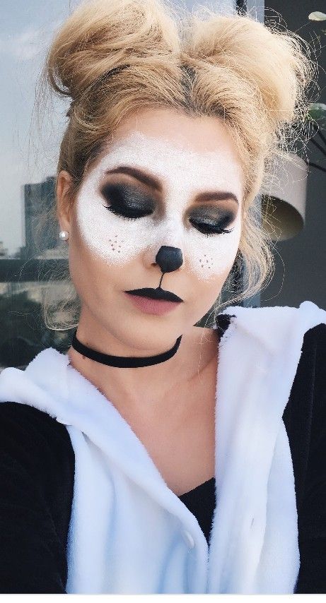 Polar Bear Makeup Halloween, Lemur Makeup, Panda Inspired Makeup, Scary Bear Costume, Raccoon Costume Makeup, Koala Makeup Halloween, Skunk Makeup Halloween, Panda Halloween Makeup, Cute Panda Makeup