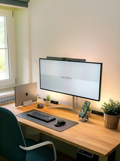 Programmers Desk, Studio In Casa, Minimal Desk Setup, Workspace Ideas, Home Office Set Up, Minimal Desk, Dream Desk, Clean Desk, Computer Desk Setup