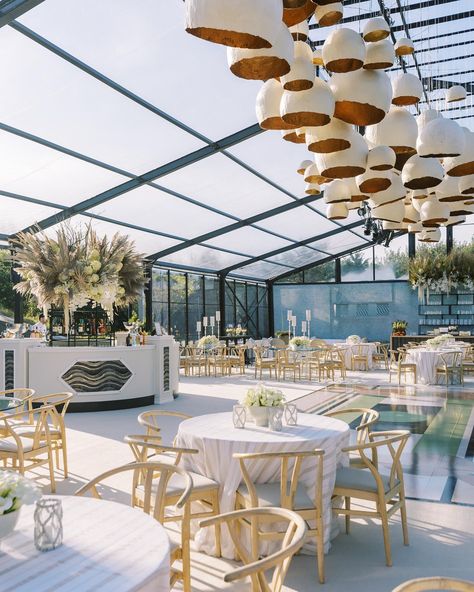 Event Center Design, Tent Wedding Decor, Clear Tent Wedding, Event Venue Design, Rooftop Restaurant Design, Event Venue Spaces, Clear Tent, Events Place, Elegant Wedding Reception