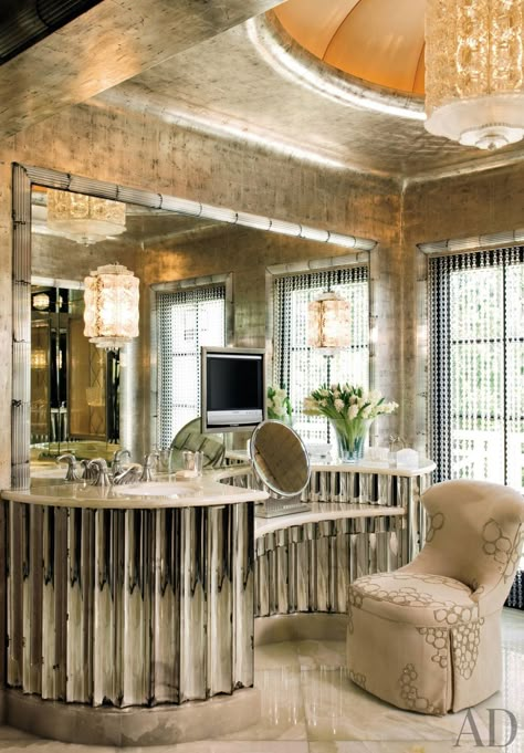 Glamorous bathroom by Craig Wright Arte Art Deco, Glamorous Bathroom, Hollywood Regency Style, Mirrored Furniture, Hollywood Glam, Traditional Bathroom, Vanity Table, Beauty Room, Beautiful Bathrooms