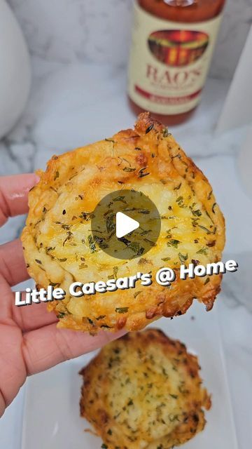 TREATED ROYAL-NO DMS 🛑 on Instagram: "LISTEN IF YAW DON'T MAKE YOUR OWN AT HOME CAUSE BABYYYY THESE WERE SUPER DOOPER EASY 😂 THE LITTLE CAESAR CRAZY PUFFS THE Lii WAY! BETTER MAKE SOMEEE TOODLESSS XOXO #Lii 💋🥰 #littlecaesars #viral" Copycat Little Caesars Crazy Puffs, Little Caesars Crazy Puffs, Little Ceasers Puffs, Crazy Puffs Little Caesars, Rhodes Rolls, Pizza Cups, Puff Recipe, Pizza Recipes Dough, Pizza Dough