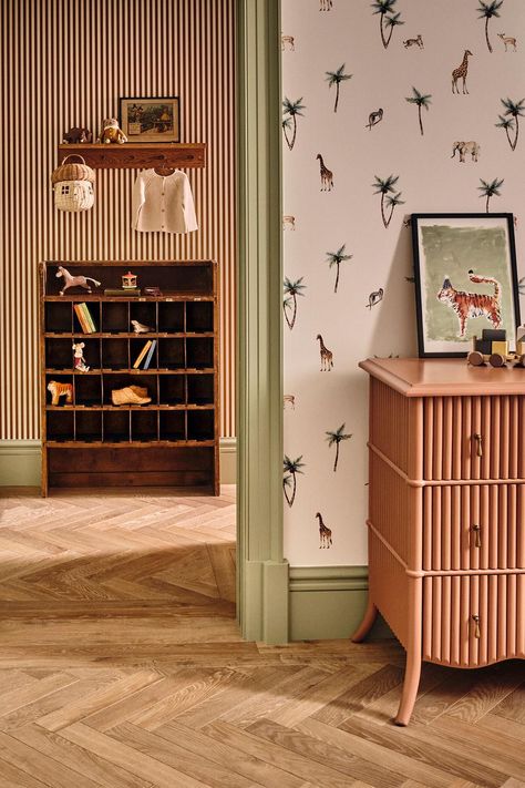 Edoardo Mapelli Mozzi’s Recently Completed 19th-Century London Town House Banda Property, Casa Hobbit, Ideas Habitaciones, With Wallpaper, Deco Bedroom, Youtube Images, Nursery Room Inspiration, Vogue Living, Sopot