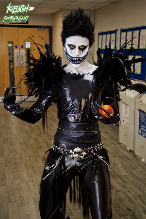 Demon Cosplay Male, Deathnote Ryuk, Hellsing Cosplay, Demon Cosplay, Horror Cosplay, Demon Wings, Male Anime, Devil Costume, Drag King