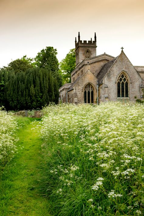 St. Nicholas’ parish church in Chadlington - Oxfordshire, England. I love this no-mow zone filled with lovely white wildflowers. via Oxfordshire England, Church Aesthetic, Abandoned Churches, Old Country Churches, Church Pictures, Image Nature, 다크 판타지, Old Churches, Country Church