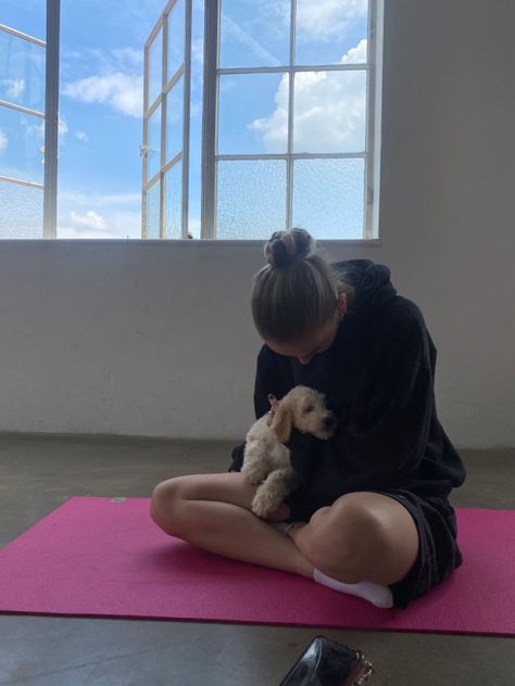 Alissa Aesthetic, Puppy Yoga Aesthetic, Yasmin Core, December Photos, Puppy Yoga, Summer Puppy, Sunday Reset, Yoga Aesthetic, Dog Yoga