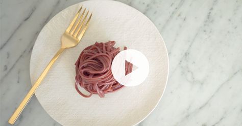 This Red Wine Pasta Recipe Will Change the Way You Cook Forever via @PureWow Red Wine Pasta, Keto Wine, Wine Pasta, Pasta Night, Perfect Pasta, Noodle Dishes, Pasta Recipe, Breakfast Recipes Easy, Polenta