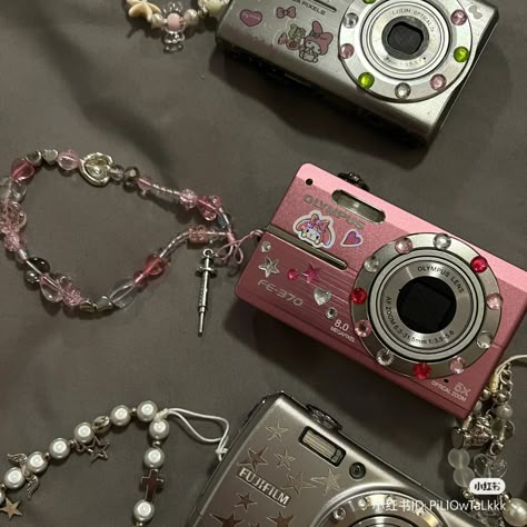 Decorated Camera, Y2k Camera, Digi Camera, Silver Y2k, Camera Decor, Digi Cam, Cute Camera, Retro Gadgets, Old Cameras