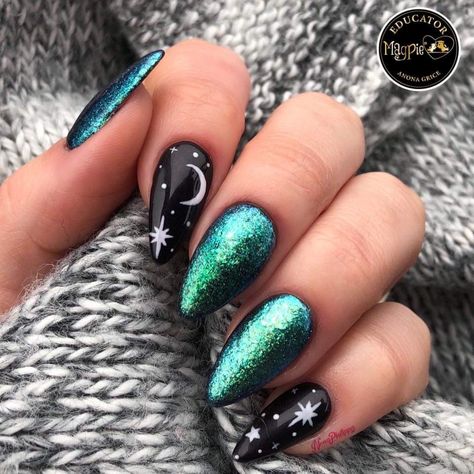 Witchy Nails Simple Purple, Classy Witchy Nails, Green Purple And Black Nails, Halloween Color Nail Ideas, Black Purple And Green Nails, Dark Witchy Nails, Girly Goth Nails, Glam Goth Nails, Fall Witchy Nails