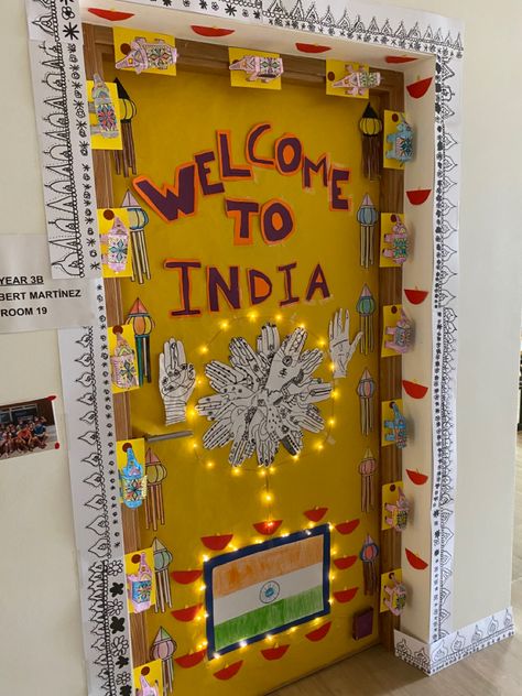 School Cultural Festival Ideas, Indian Culture Theme Decoration, India Theme Classroom Decoration, Diwali Classroom Door Decoration, India Classroom Display, International Day At School Ideas India, India Decoration Party, Gujarat Theme Decoration, India Theme Party Decoration