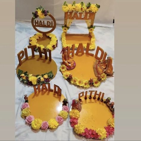 Pithi Decoration Thali, Haldi Plate Decoration Ideas Muslim, Haldi Bowl Decoration Ideas, Haldi Thali Decoration Ideas For Muslims, Haldi Platter Ideas, Haldi Dish Decoration Ideas, Mehandi Plate Decoration, Mehndi Thali Decoration Ideas, Haldi Thali Decoration Ideas