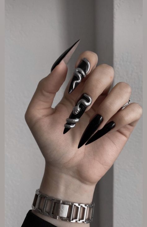 Black Nail Art Gothic, Serpent Nails, Nail Claws, Long Black Nails, Stilleto Nails Designs, Wow Nails, Gothic Nails, Fancy Nails Designs, Goth Nails