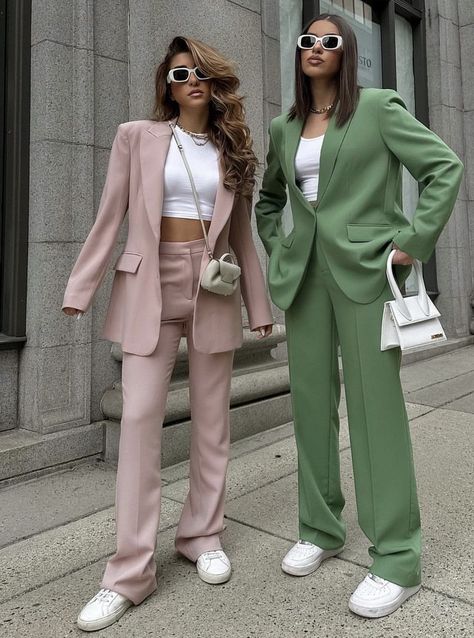 Wide Leg Pant Suit, Women Suits, High Waist Wide Leg Pants, Green Suit, Pink Suit, Woman Suit Fashion, Pants Vintage, Pinterest Fashion, Lady V