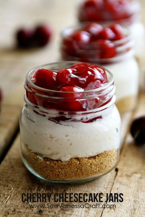 Cherry Cheesecake Jars web Cherry Cheesecake Jars, Mason Jar Desserts Recipes, Cheesecake Jars, Mason Jar Desserts, Dessert Mini, Cheesecake In A Jar, Torte Cupcake, Dessert In A Jar, Mason Jar Meals