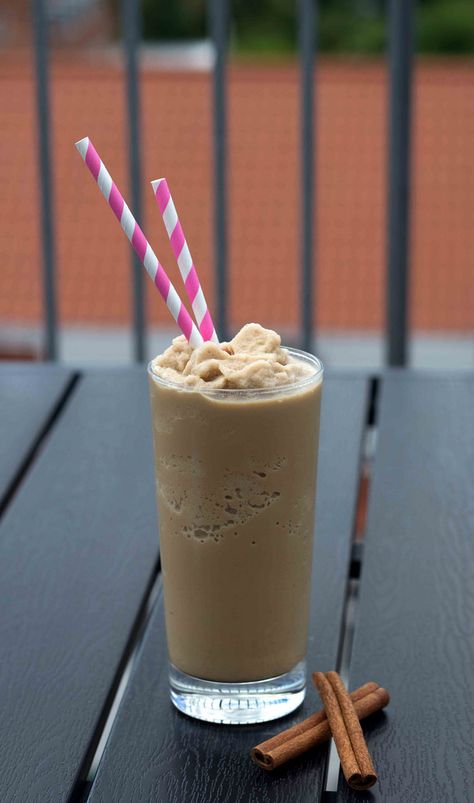 Chai Latte Ice Blend is very easy to make- you get a sweet tasty drink in under 10 minutes. The ice blend is perfect for the hot summers. Ice Blended, Iced Chai Tea Latte, Iced Chai Latte, Espresso Recipes, Iced Chai, Chai Recipe, 3 Ingredient Recipes, Chai Tea Latte, Homemade Coffee