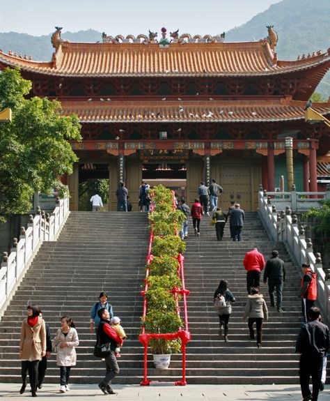 The top 20 attractions in Shenzhen, China. Photo: Hongfa Temple  #shenzhen #temple #attractions #thingstodo #china China Town Photography, Shenzhen City, China Temple, Streets Of China, Chiang Rai White Temple, Great Wall Of China Travel, Shenzhen China, China Tourist Attractions, Top 20