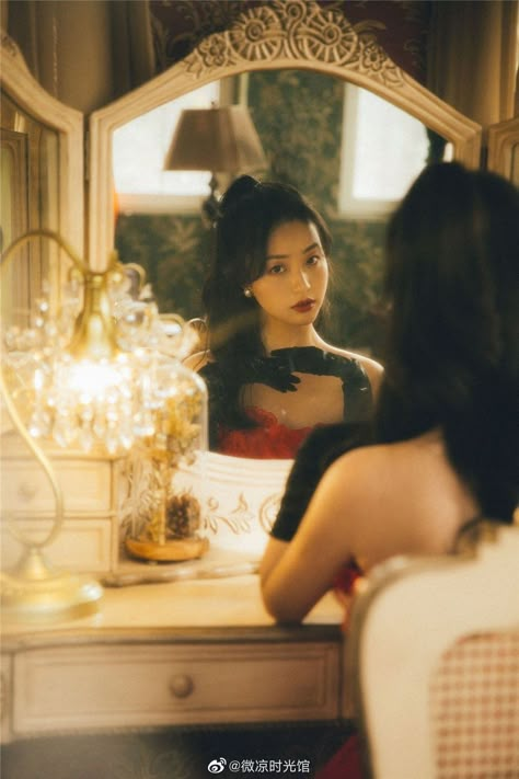 Vintage Mirror Photoshoot, Debut Photoshoot Ideas, Pre Debut Photoshoot, Debut Theme, Quinceanera Photoshoot, Debut Photoshoot, Debut Ideas, 얼굴 그리기, Ethereal Aesthetic