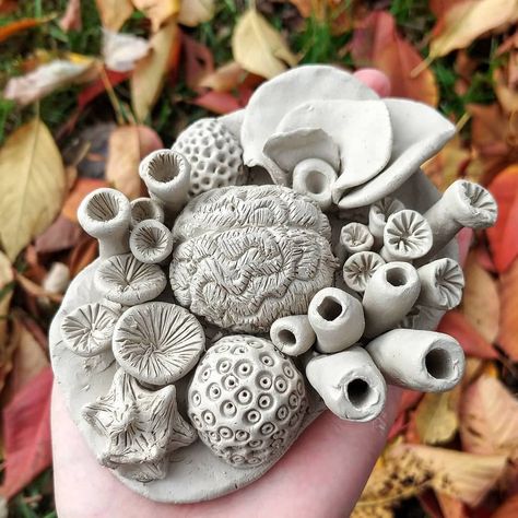 Pollution Sculpture, Climate Art, Ocean Pollution, Pottery Crafts, School Art, Clay Sculpture, Ceramic Sculpture, Pollution, Art School