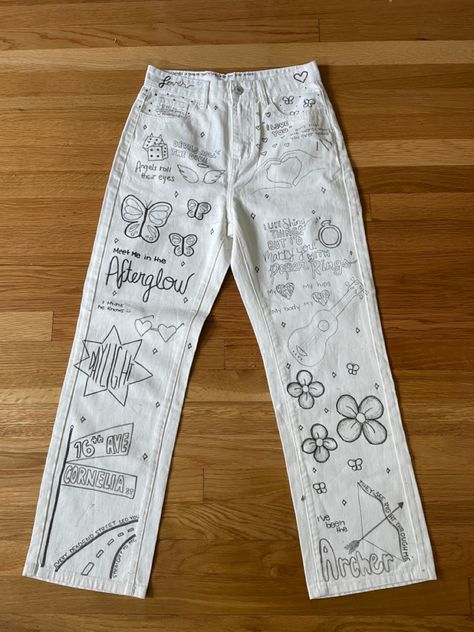 Lover Jeans Taylor Swift, Eras Tour Pants Diy, Eras Tour Outfit Accessories, Eras Diy Outfit, Diy Eras Tour Shirt, Taylor Swift Diy Jeans, Eras Tour Outfits Pants, Eras Tour Diy Outfits, Eras Tour Pants