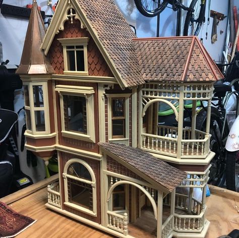 Cardboard Victorian House, Victorian Dollhouse Exterior, Victorian Dolls House, Victorian Doll House, Victorian Dollhouse Miniatures, 4 Bedroom House Designs, Miniature Building, Room Box Miniatures, Fairy House Crafts