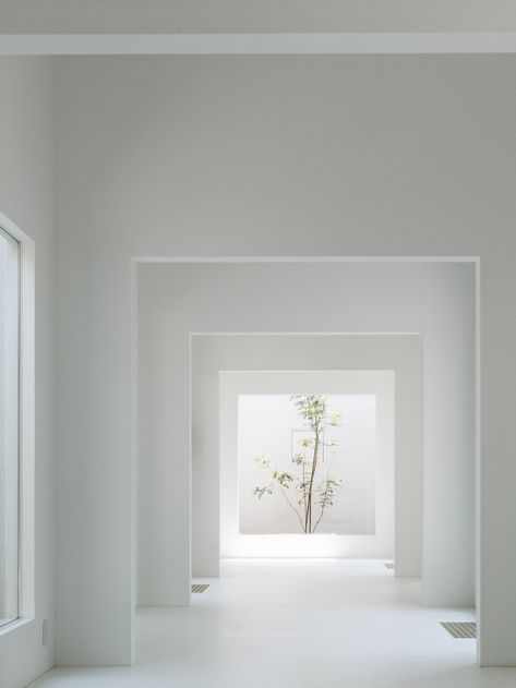 Gallery of Chiyodanomori Dental Clinic / Hironaka Ogawa - 10 Minimal Interior Design, Old Shutters, White Interiors, Minimalism Interior, Unique Lamps, Minimalist Interior, Dental Clinic, Contemporary Architecture, Inspiration Ideas