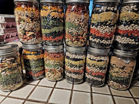 Nourishing Convenience: Homemade Dry Soup Jars for Cozy Crockpot Season Dehydrated Soup In A Jar, Soup Jars, Dehydrating Food, Soup In A Jar, Dehydrated Vegetables, Food Gardening, Xmas Dinner, Fall Soups, Different Vegetables